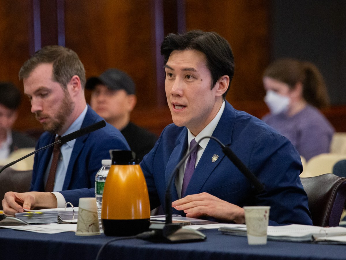 David Do testifies at a City Council budget hearing.